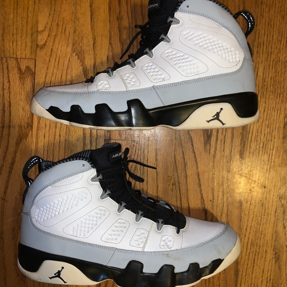 Retro Air Jordan 9 (Baron)